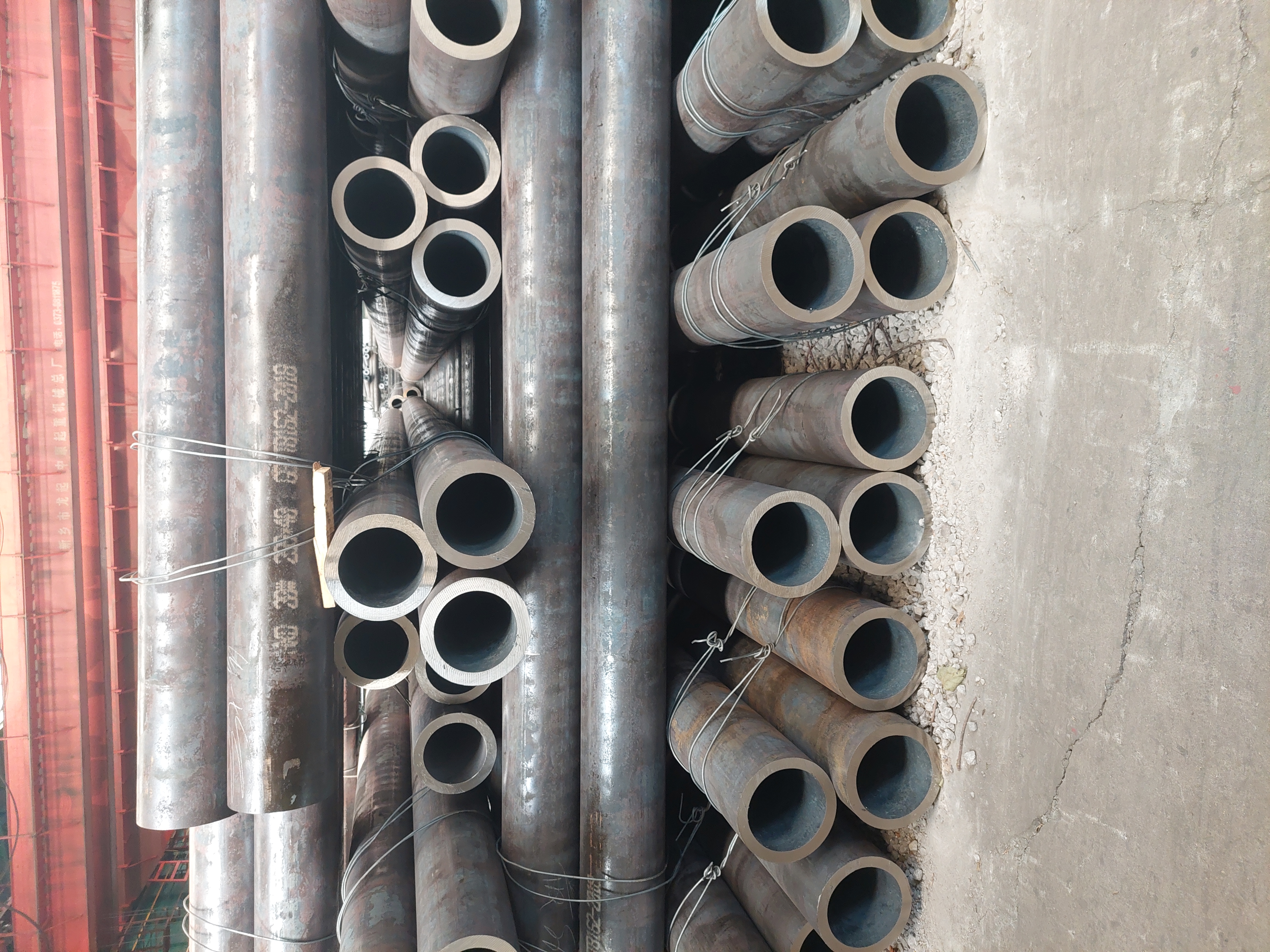 冶钢厚壁钢管现货无缝管厚壁钢管Q355B325*50