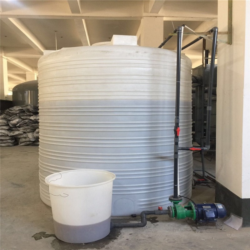 厂家供应 pe水箱 咸宁塑料水塔 加强筋设计 立式塑料水箱 卡谱尔储水罐