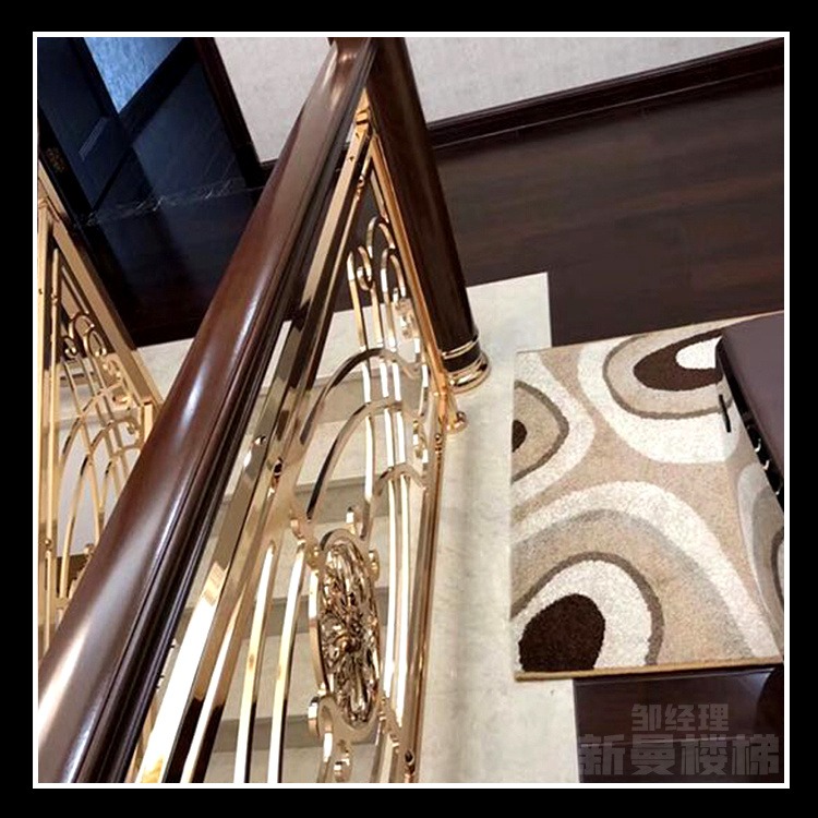 河源 酒店室内铜艺楼梯 新曼 欧式铜板雕花栏杆 别墅铜艺楼梯扶手图片