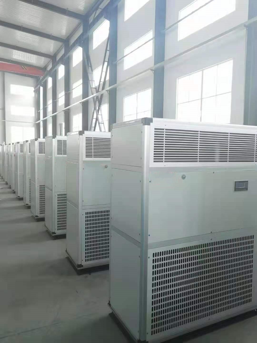 杭井 25P风冷单冷柜机，LF70SONH(侧出风带风帽)，不含安装及辅材。
