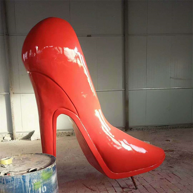 玻璃钢仿真高跟鞋雕塑，红色高跟鞋雕塑