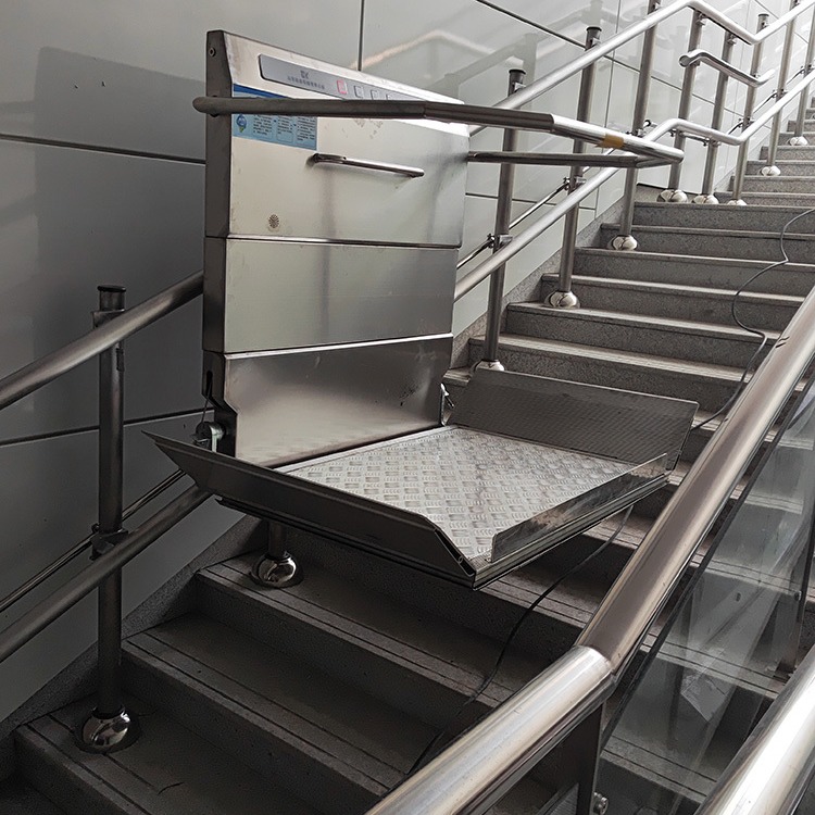 生产斜挂式电梯 芜湖市轨道式升降平台 轮椅坡道升降机