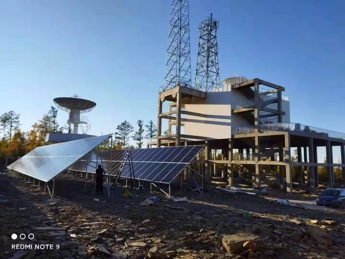 松原太阳能发电户外专用通信基站太阳能发电系统屋顶光伏并网电站