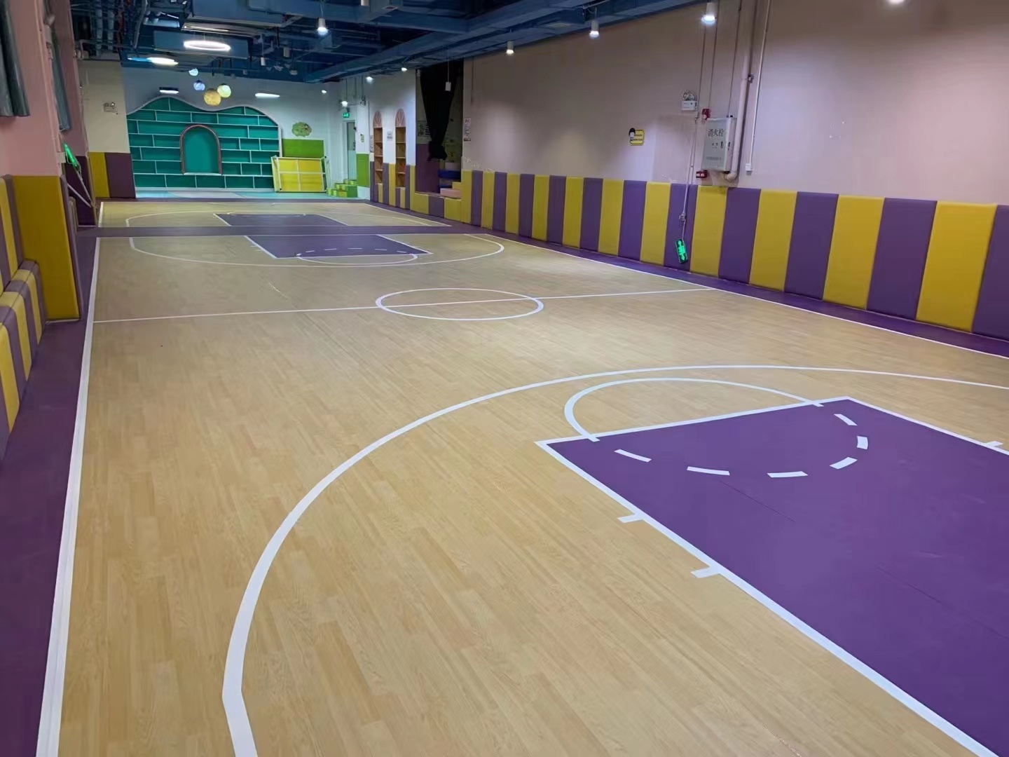 昆明专业室内篮球场运动地胶，商用耐磨羽毛球乒乓球场pvc塑胶地板地垫，运动地板，曼纳奇PVC运动地板示例图7